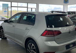 
										VOLKSWAGEN GOLF full									