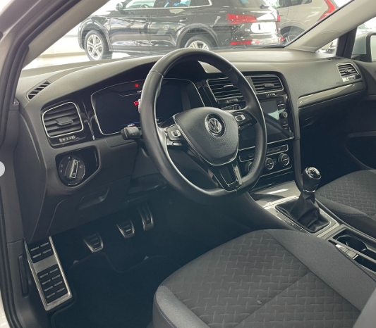 
								VOLKSWAGEN GOLF full									