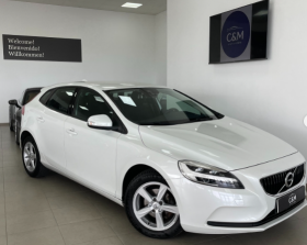 VOLVO V40 D2