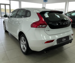 
										VOLVO V40 D2 full									