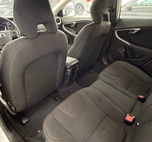 
								VOLVO V40 D2 full									